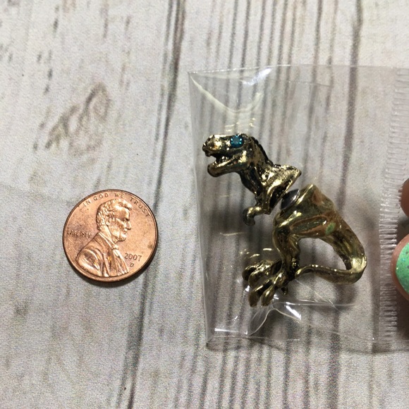 Dinosaur earring set (mystery) silver or gold new - Picture 4 of 8